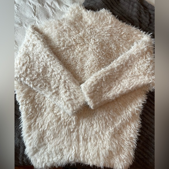 White Faux Fur Fuzzy Express Jacket / Coat size XS/S - Picture 6 of 7